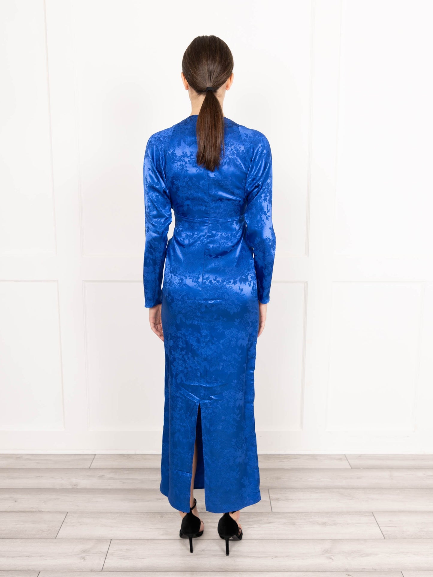 Satin maxi dress with kimono sleeve in blue